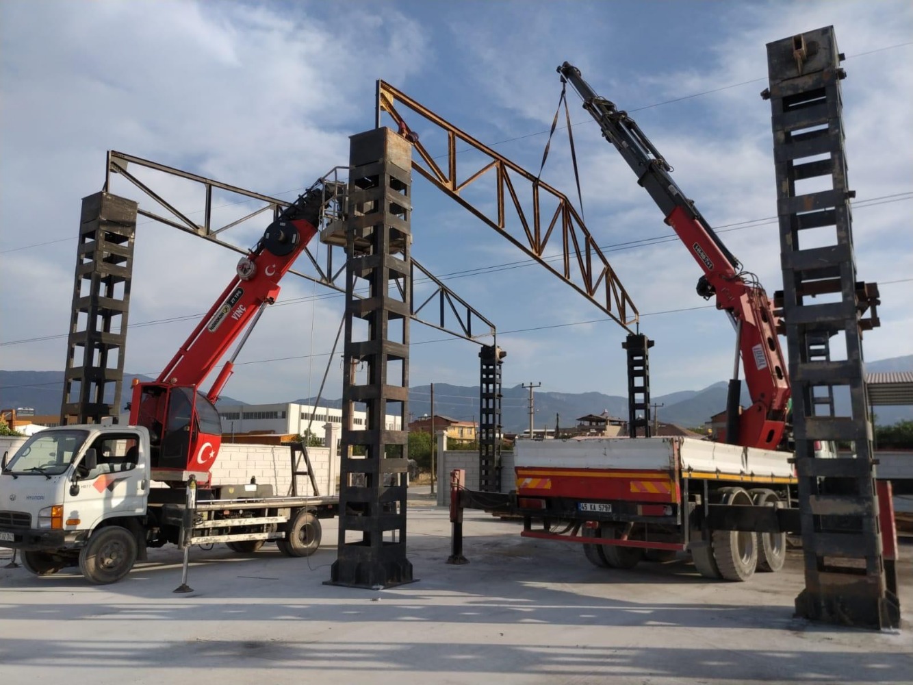 Köprü ve Yol Projelerinde Vinç Kiralama Hizmetleri